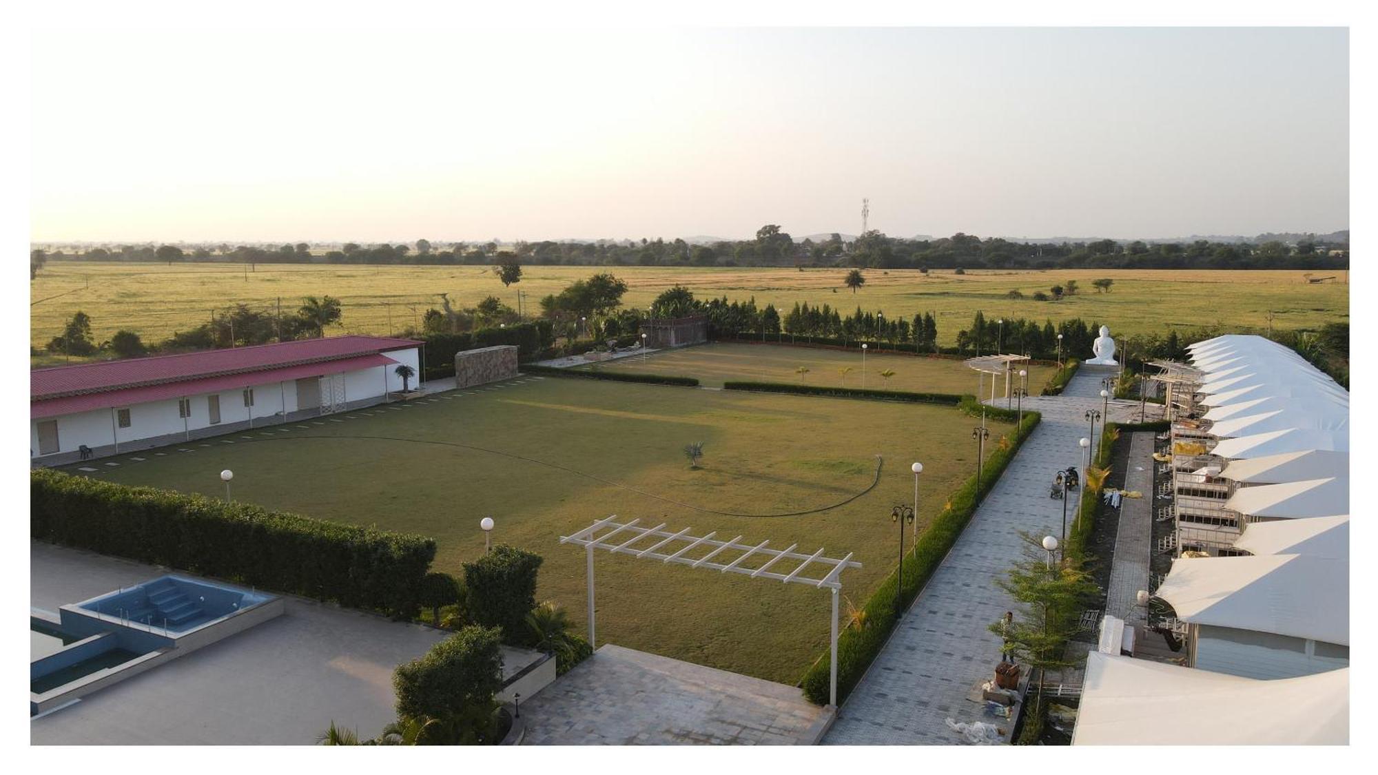The Riverside Inn Vidisha Buitenkant foto